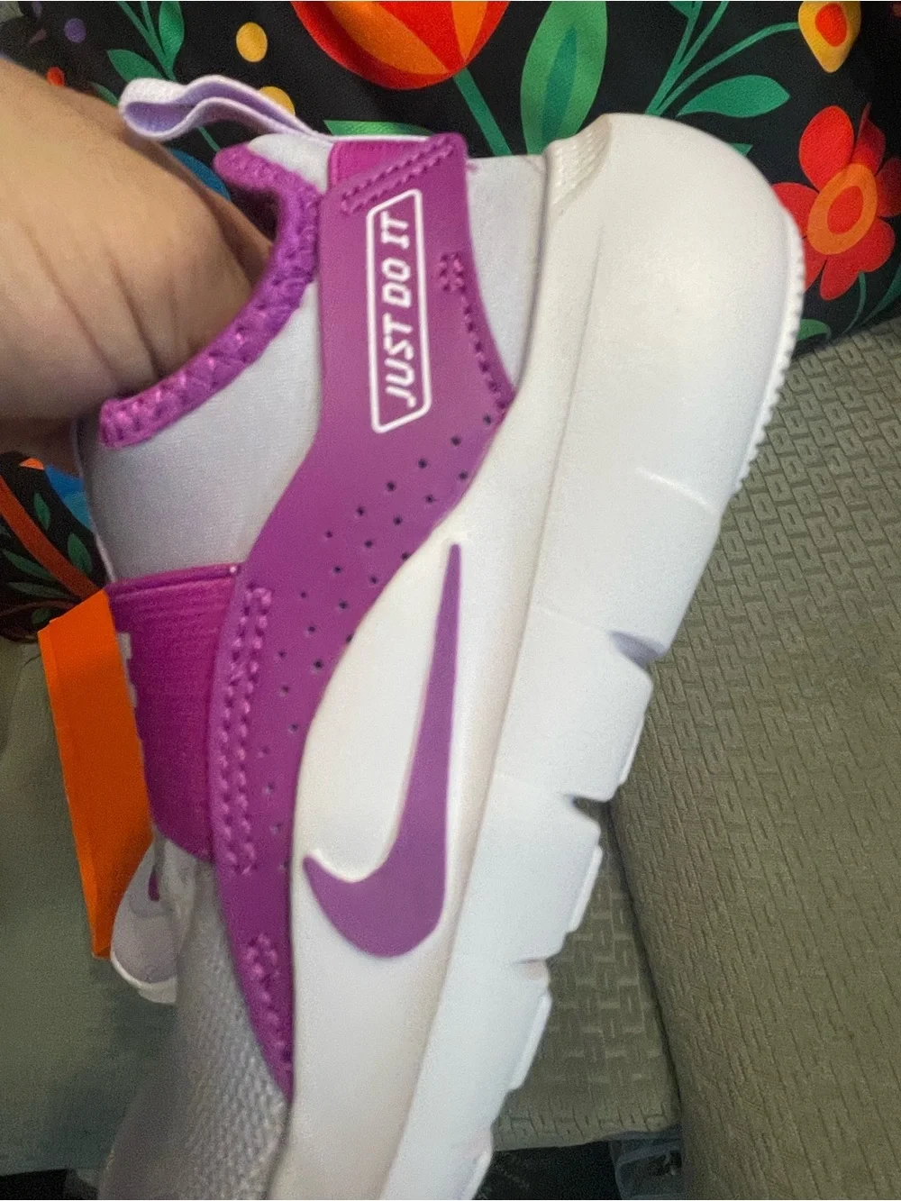 Nike Flex Runner 4 girls Slip-On Sneakers — White and Purple Accents